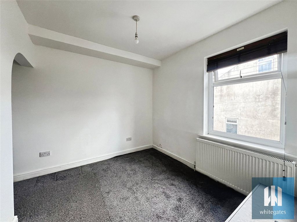 Property photo 2 of 16 Picture No. 10