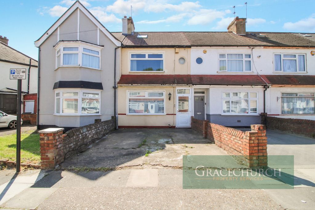 Property photo 1 of 15 3 Bed Terraced House For Sale