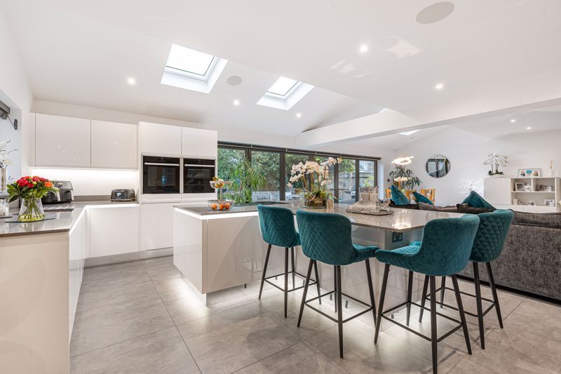 Property photo 2 of 28 Photo 5