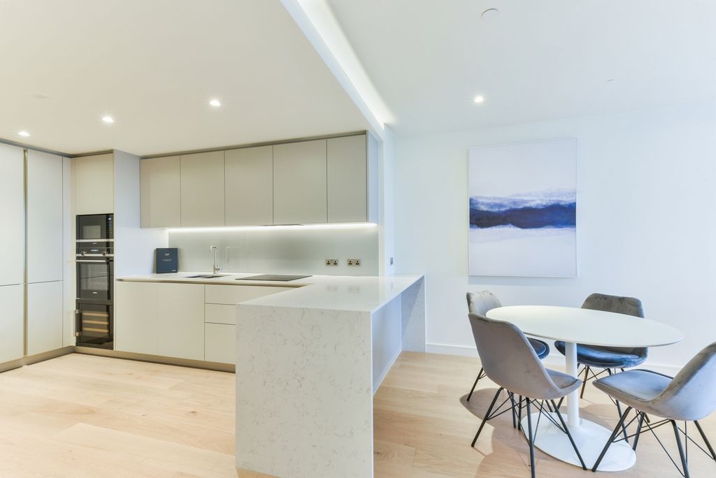 Property photo 2 of 10 Kitchen