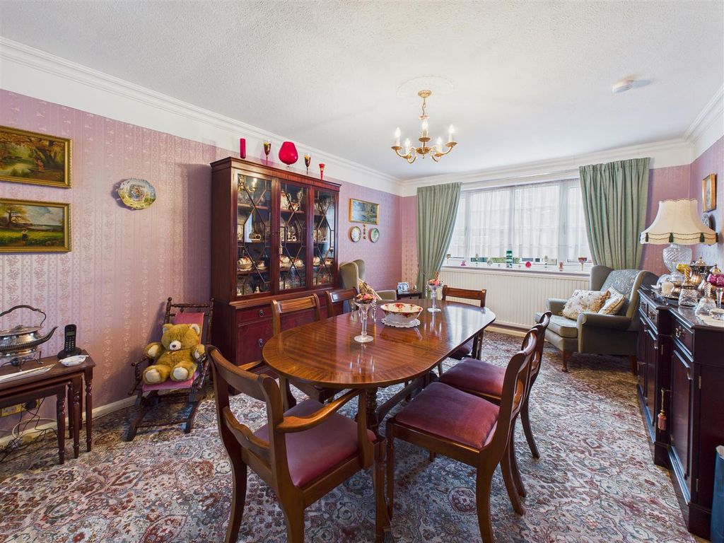 Property photo 3 of 12 Living Room