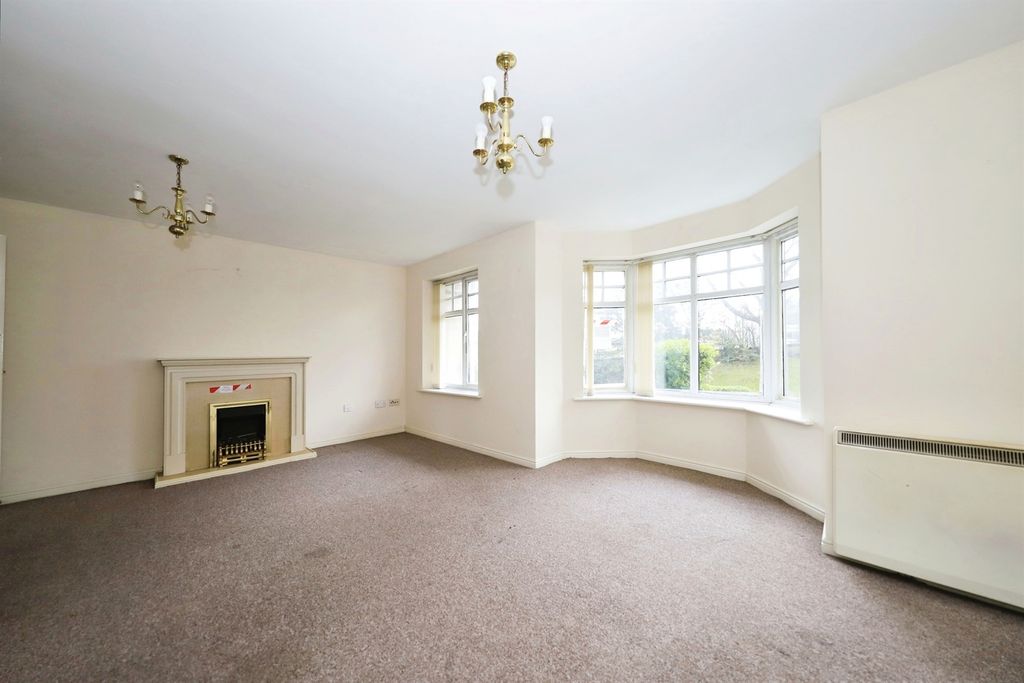Property photo 2 of 18