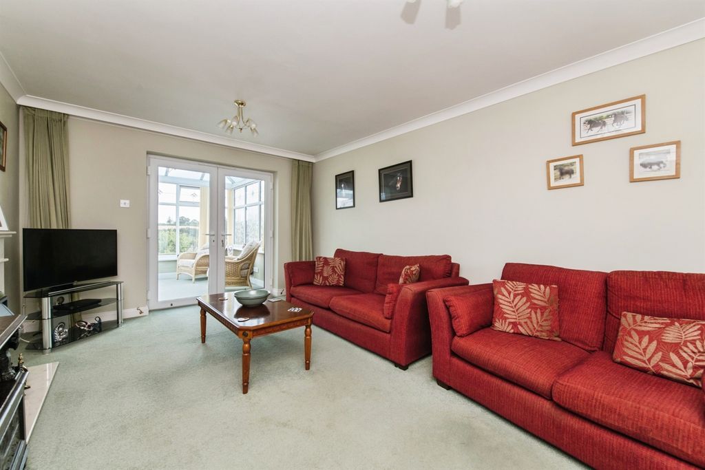 Property photo 3 of 12