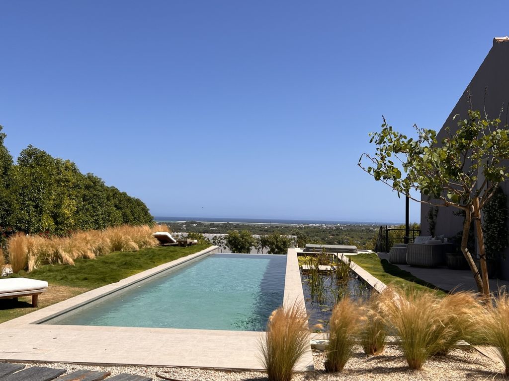 Property photo 1 of 50