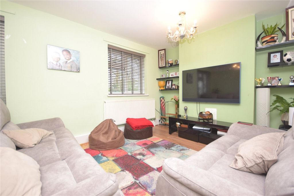 Property photo 3 of 10 Picture No. 04