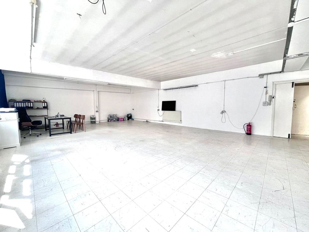 Property photo 1 of 5 Picture No. 05