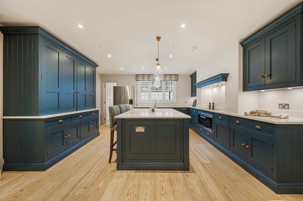 Property photo 3 of 13