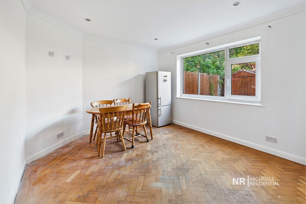Property photo 3 of 11 Dining Room