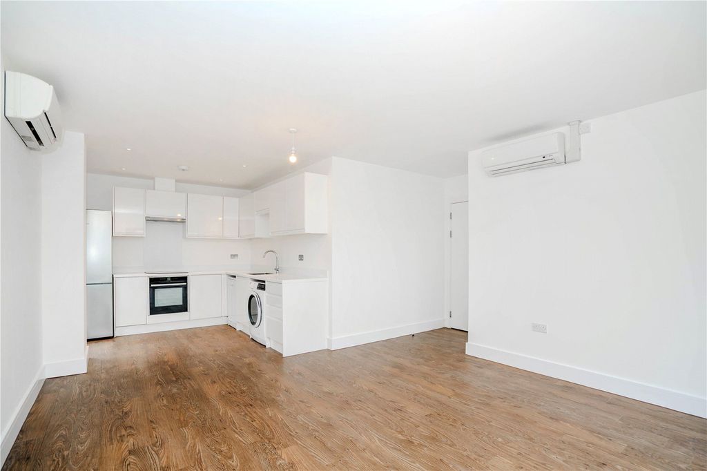 Property photo 2 of 8 Picture No. 09