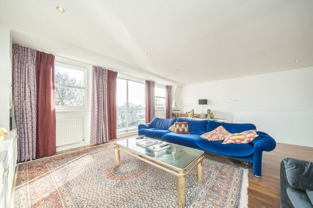 Property photo 2 of 9