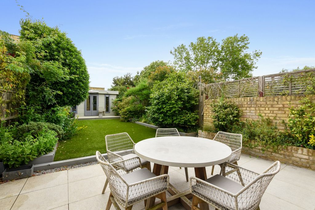 Property photo 3 of 15 Photo 14