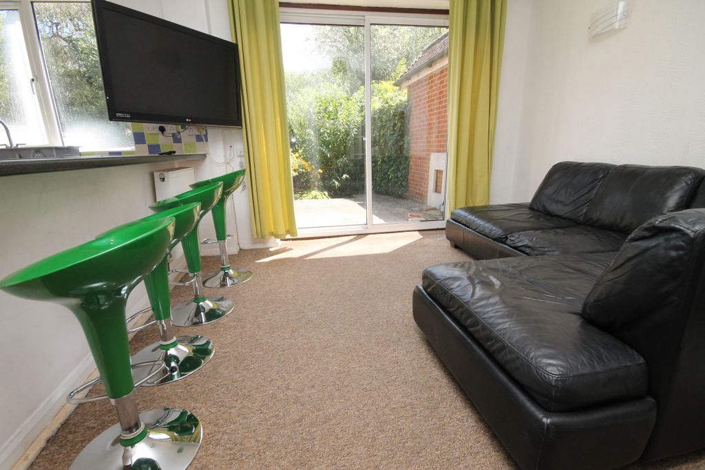 Property photo 2 of 7 Lounge