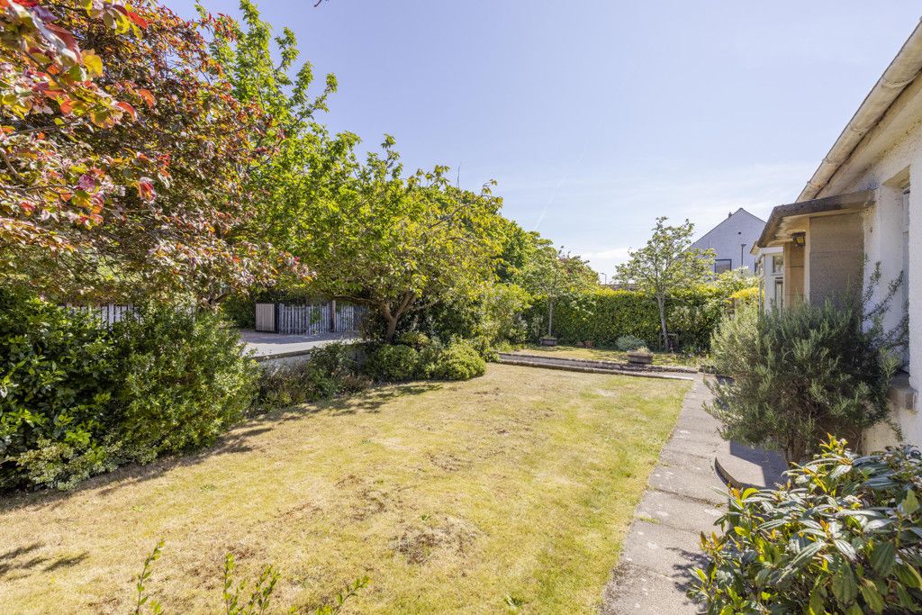 Property photo 2 of 42