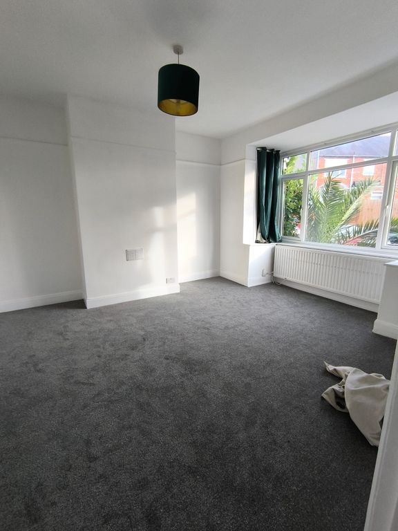 Property photo 3 of 20 Living Room