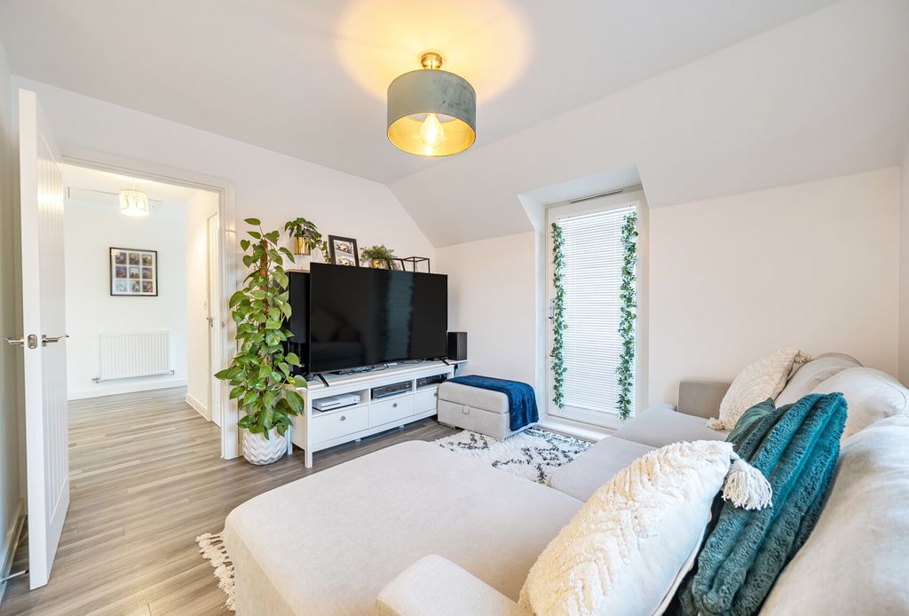 Property photo 2 of 13 1356916-7-68d1A19...
