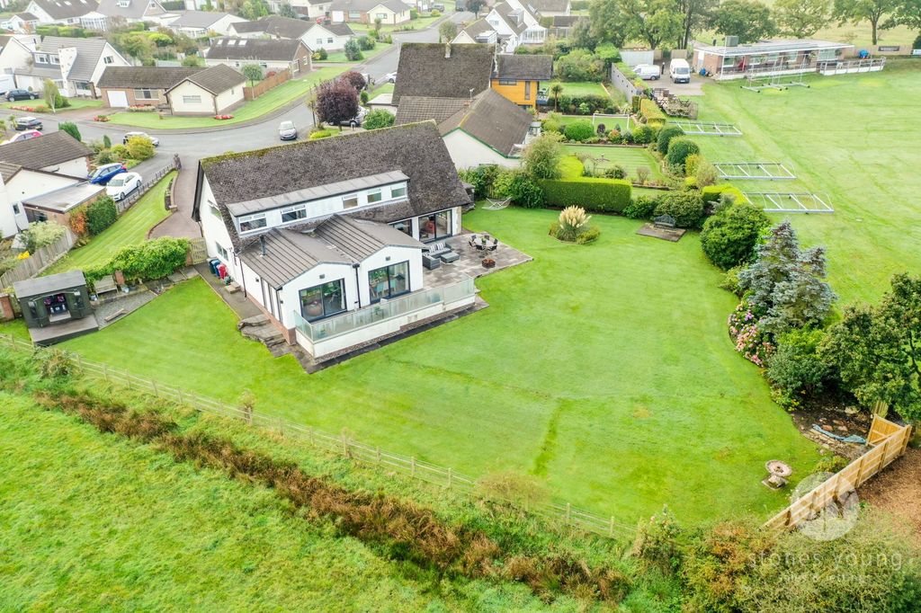 Property photo 1 of 27