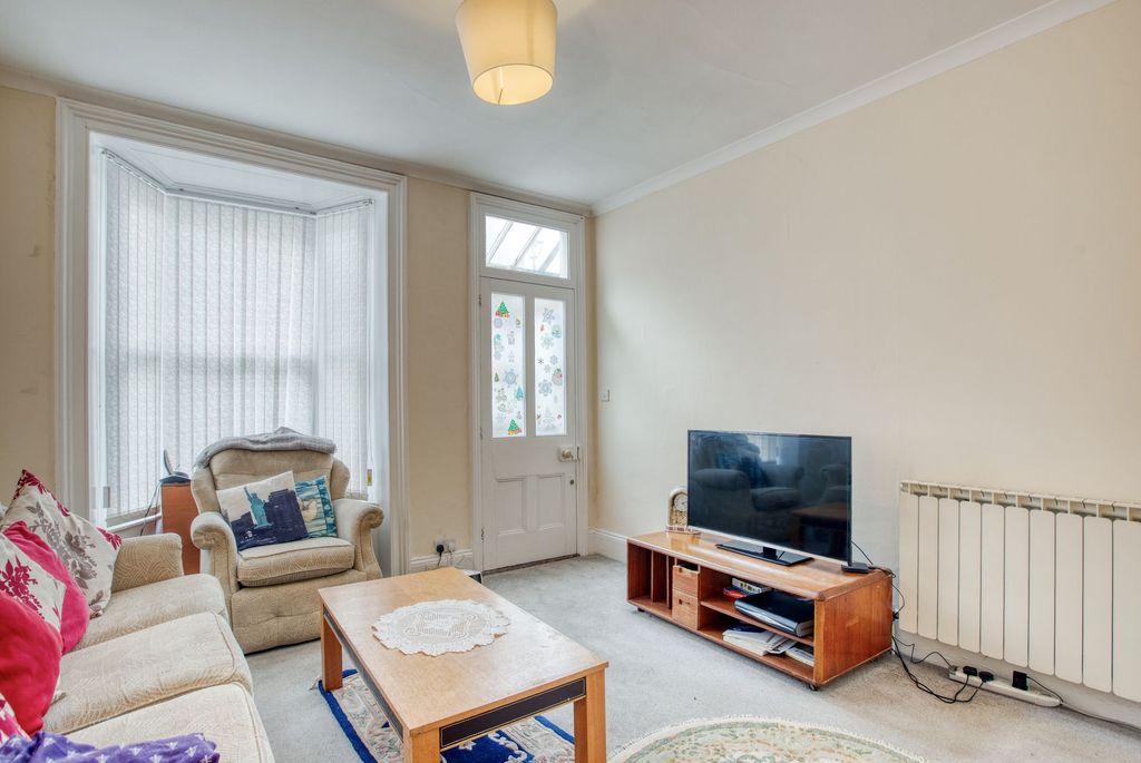 Property photo 3 of 20