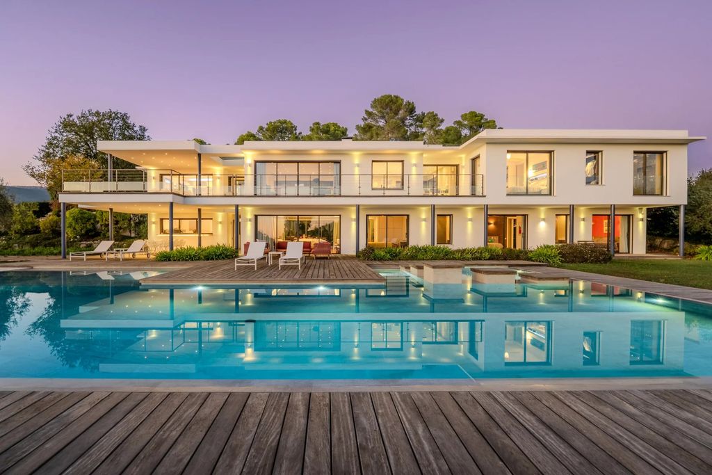 Property photo 2 of 24