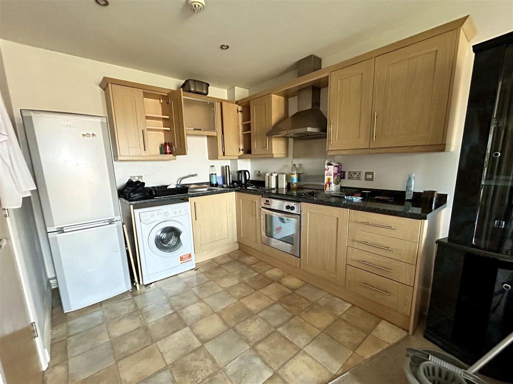 Property photo 3 of 14 Generic Kitchen
