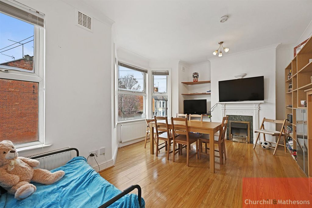 Property photo 2 of 8