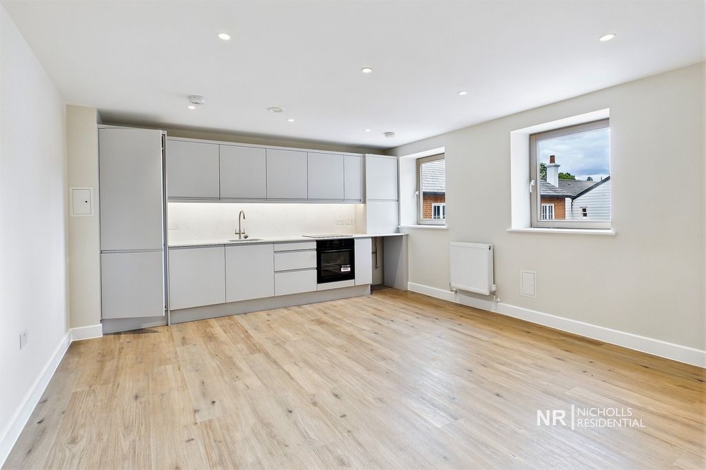 Property photo 3 of 11 Kitchen Area