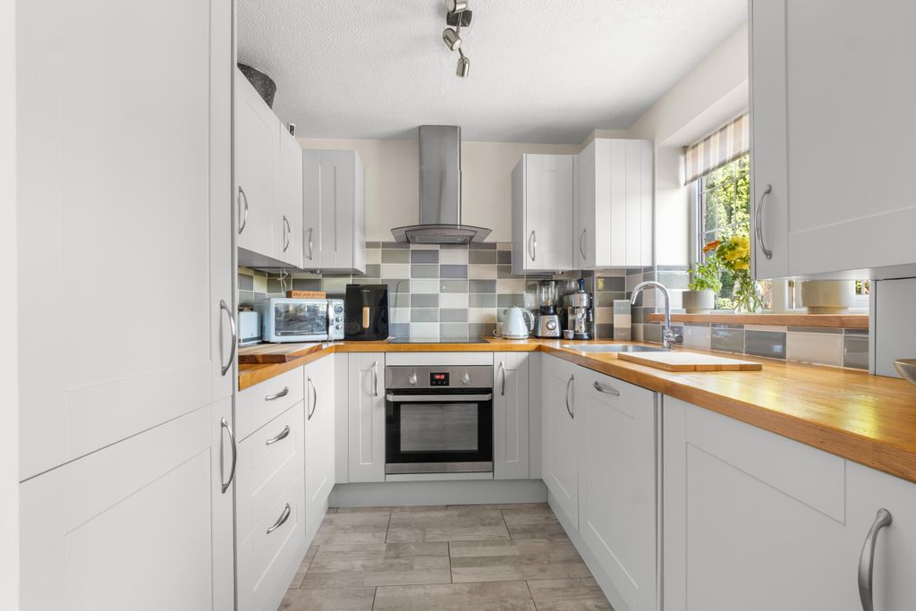 Property photo 3 of 18 Dscf0002