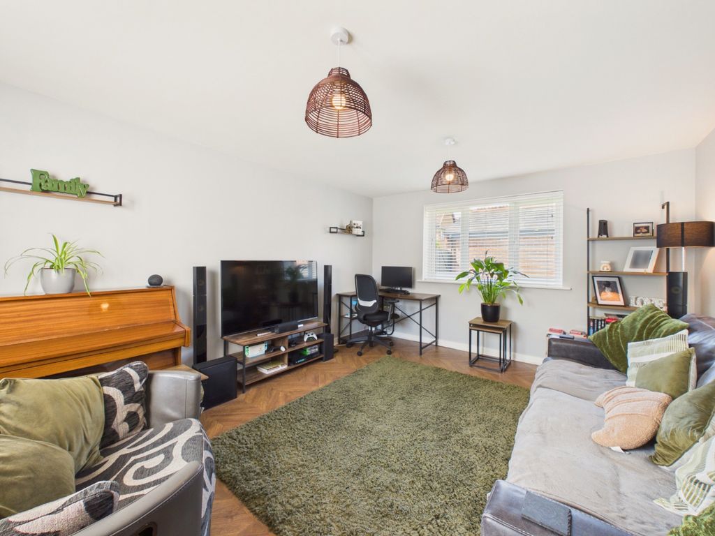 Property photo 3 of 20 5214617