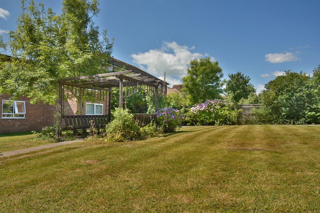 Property photo 3 of 11