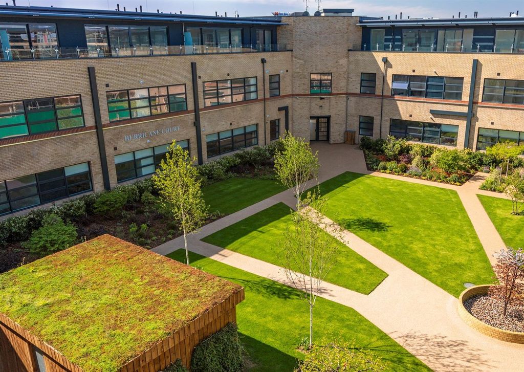 Property photo 1 of 9 Courtyard.Jpg
