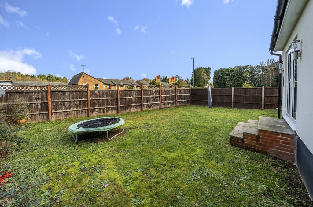 Additional image 13 of 4 bed detached house for saleCatena Rise, Lightwater, Surrey GU18