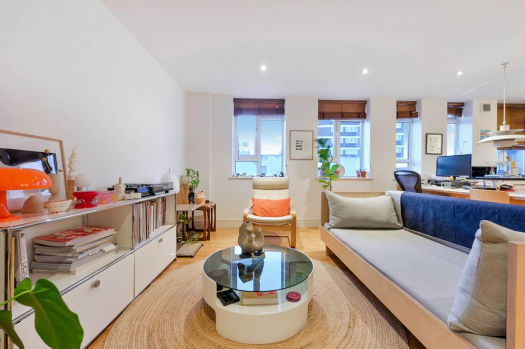 Property photo 2 of 7