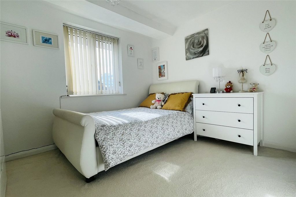 Property photo 3 of 8 Picture No. 25