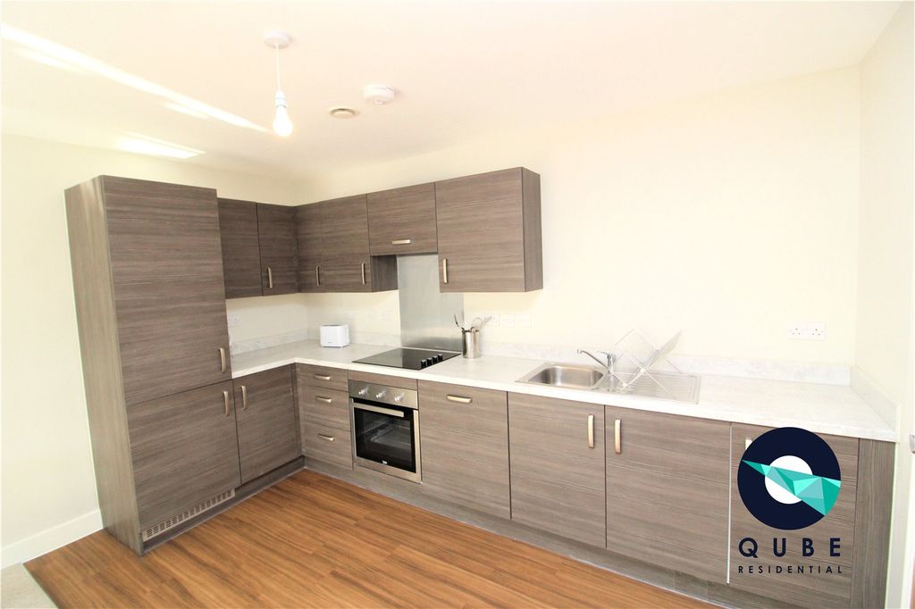 Property photo 2 of 12 Picture No. 28