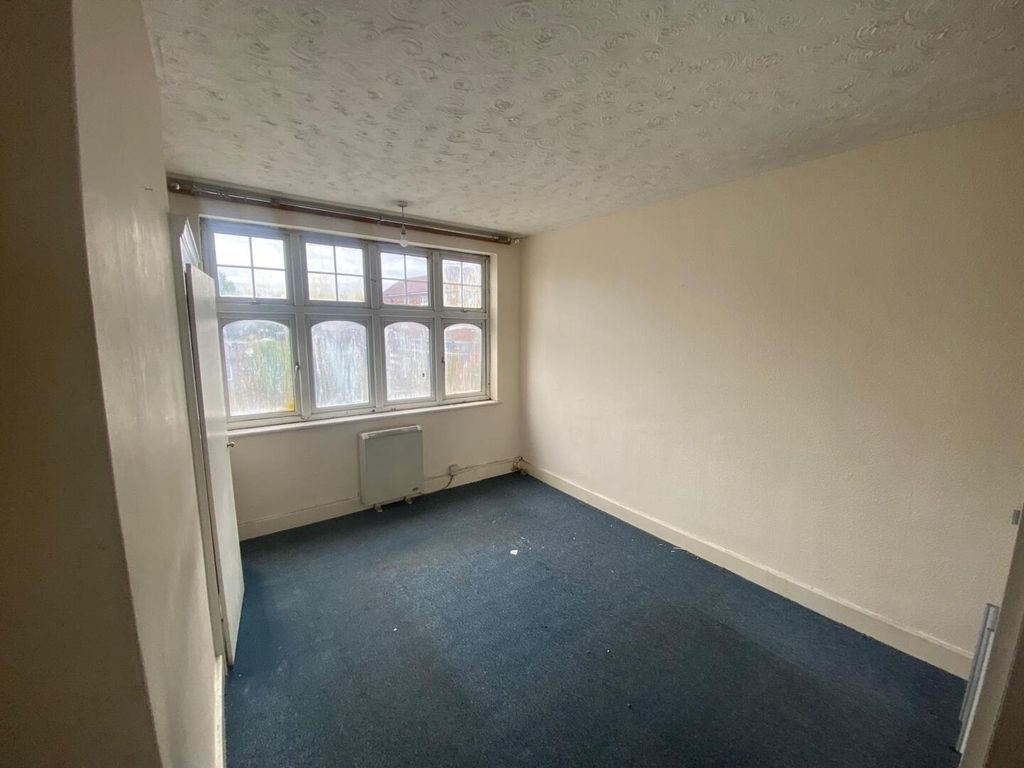Property photo 3 of 10 Bedroom