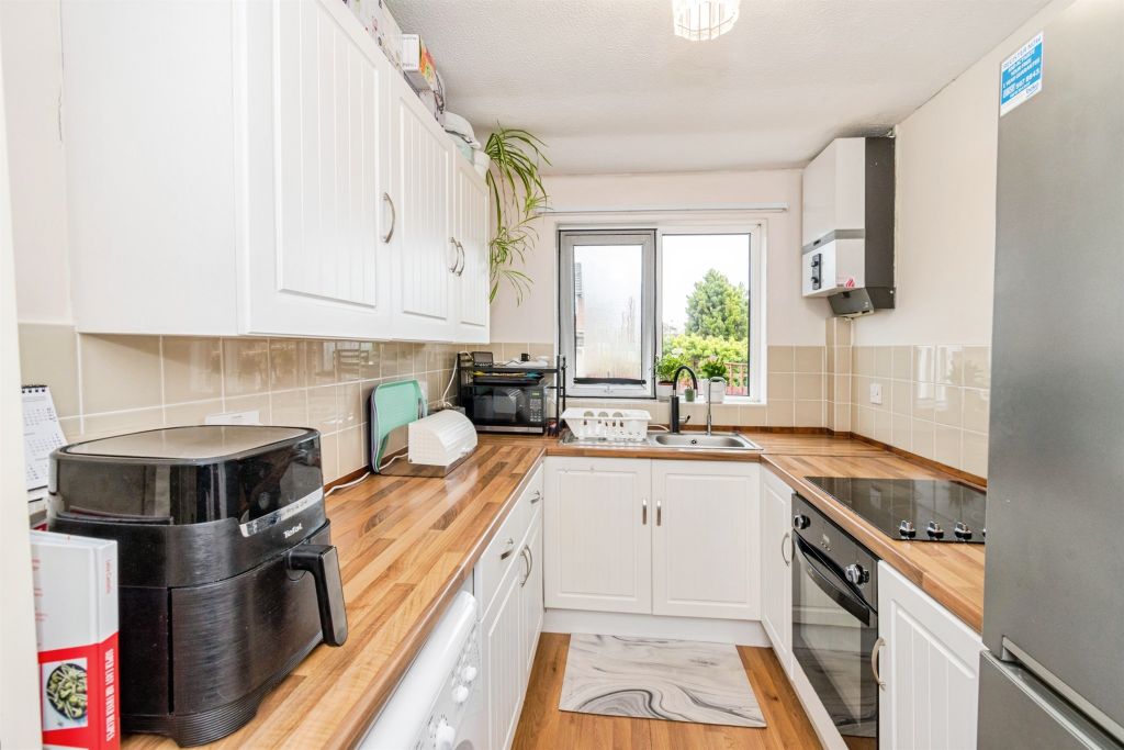 Property photo 2 of 18