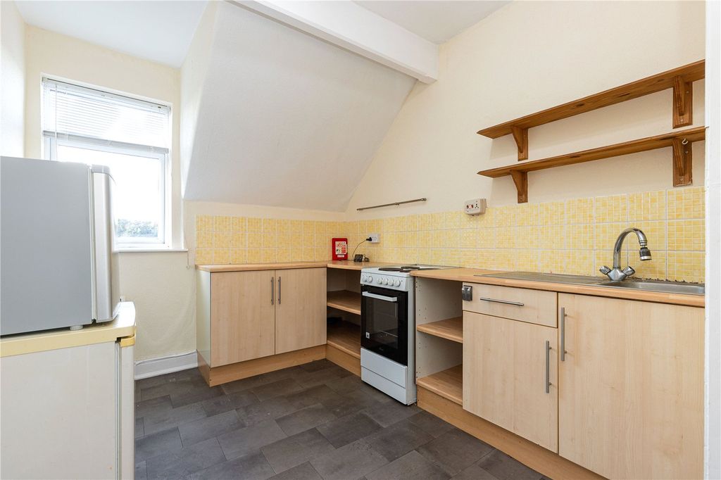 Property photo 2 of 7 Kitchen/Breakfast Rm