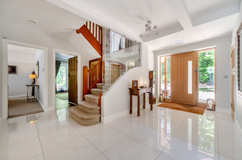 Property photo 3 of 33 1448899-27-69Fb13...