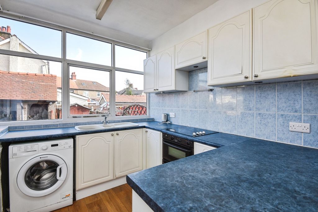 Property photo 3 of 17 Pbox-Img.Jpg