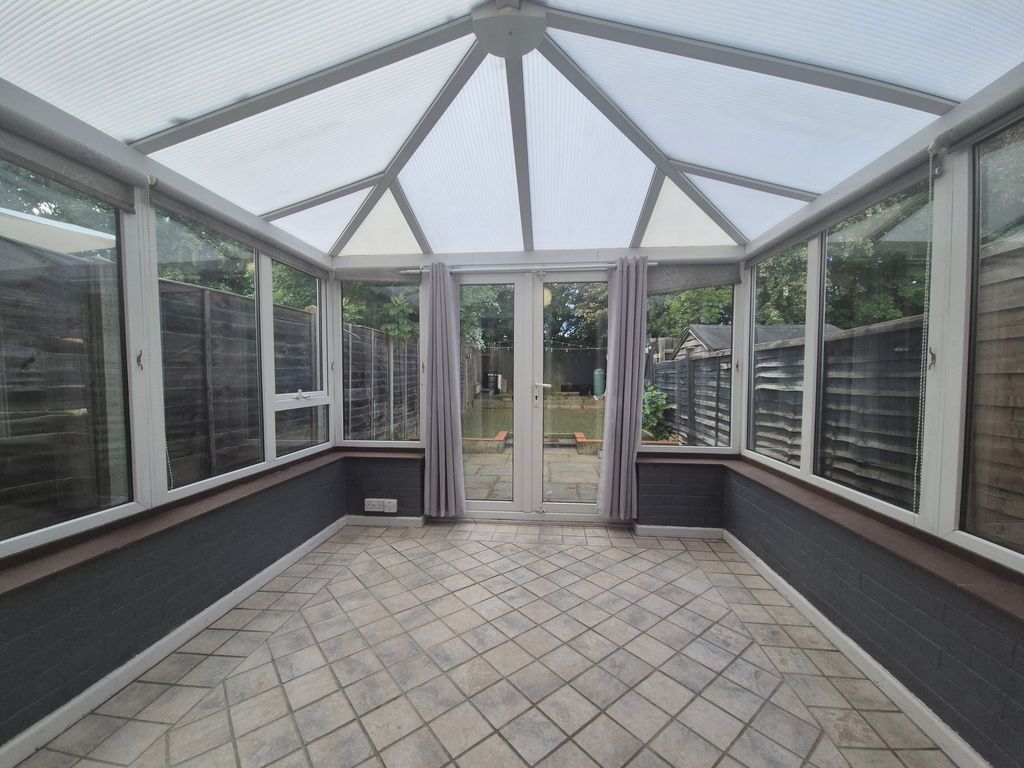 Property photo 3 of 7 Conservatory