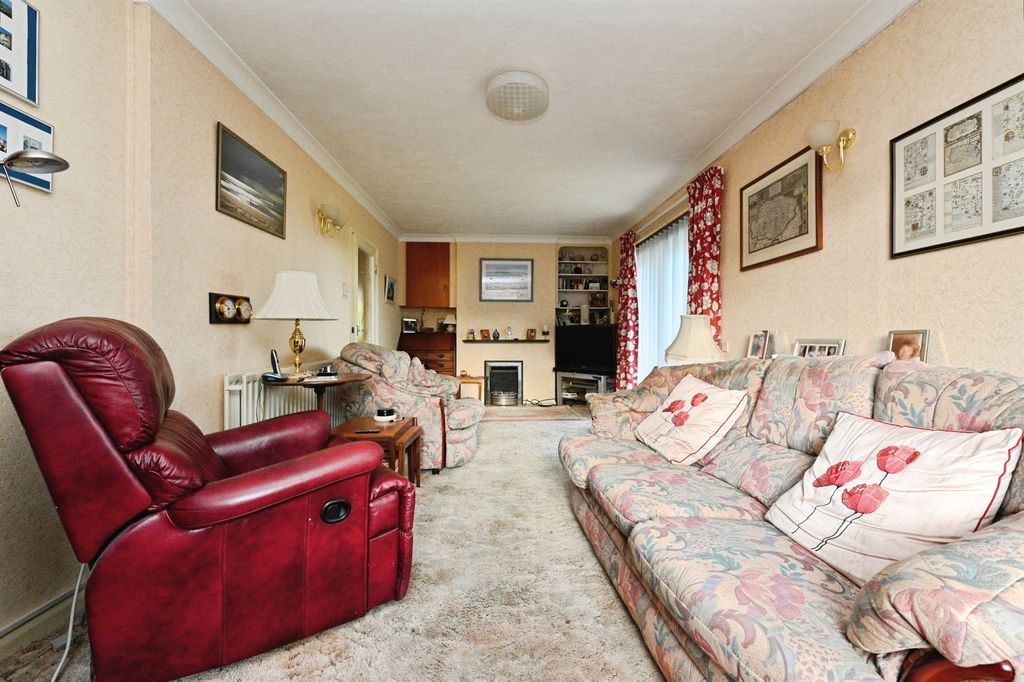 Property photo 3 of 17