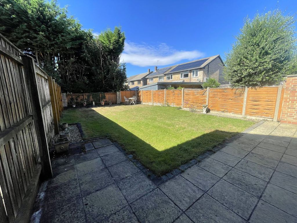 Property photo 2 of 28