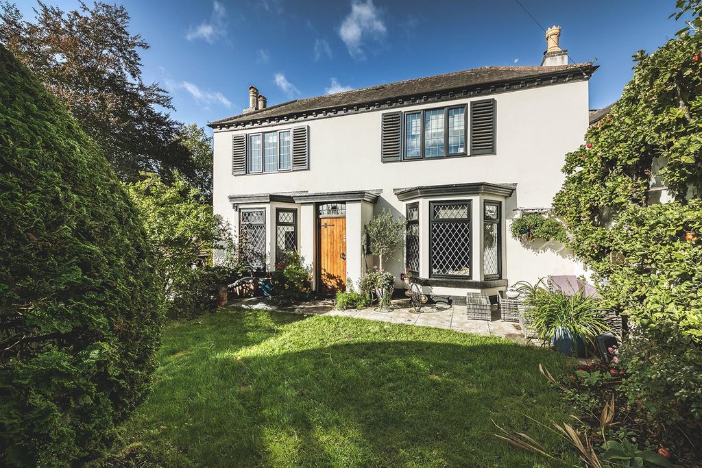 Property photo 1 of 31