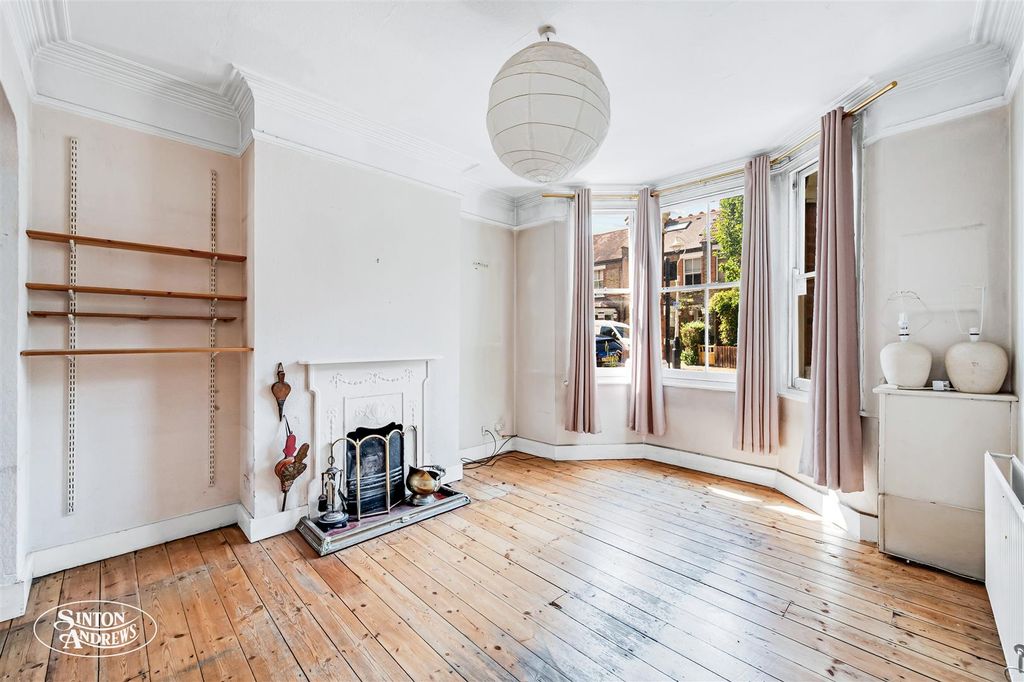 Property photo 2 of 8 11 Balfour Road-3.Jpg