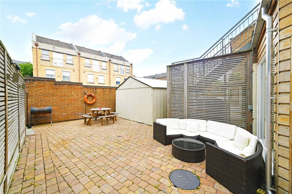 Property photo 3 of 23 Patio