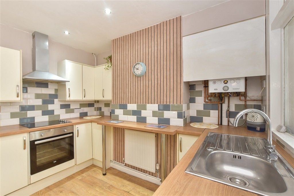 Property photo 3 of 9 Kitchen