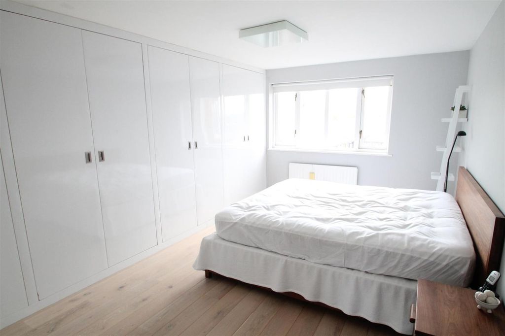 Property photo 3 of 5 Picture No. 06