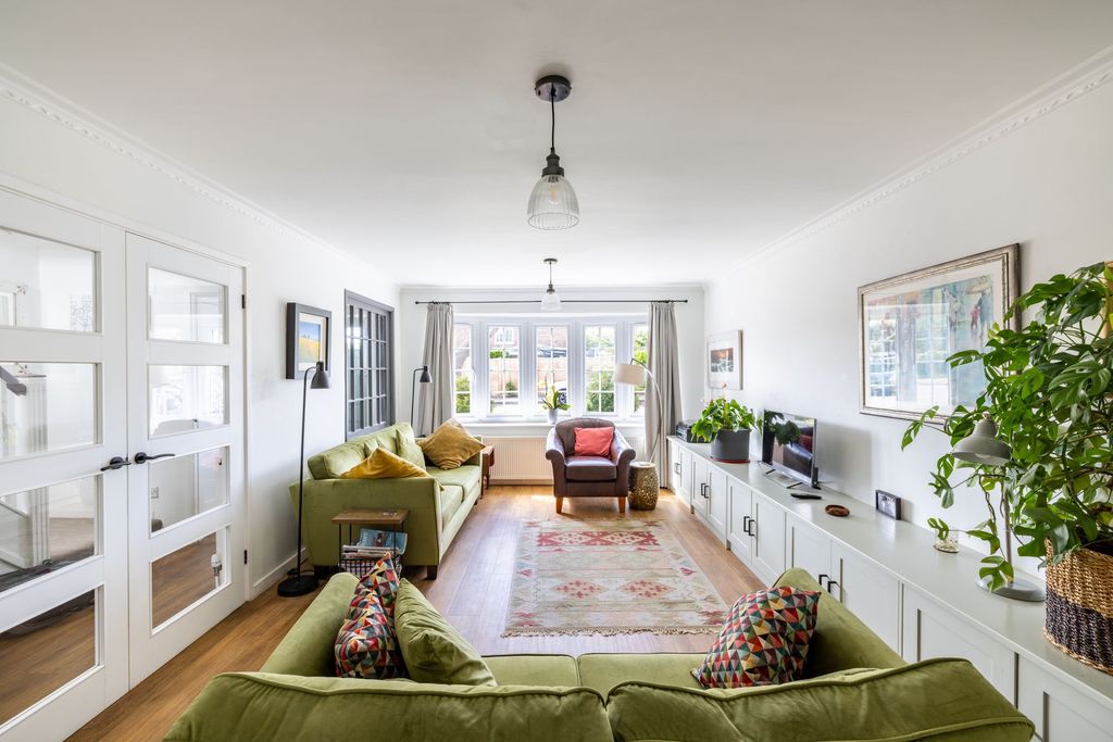 Property photo 2 of 12