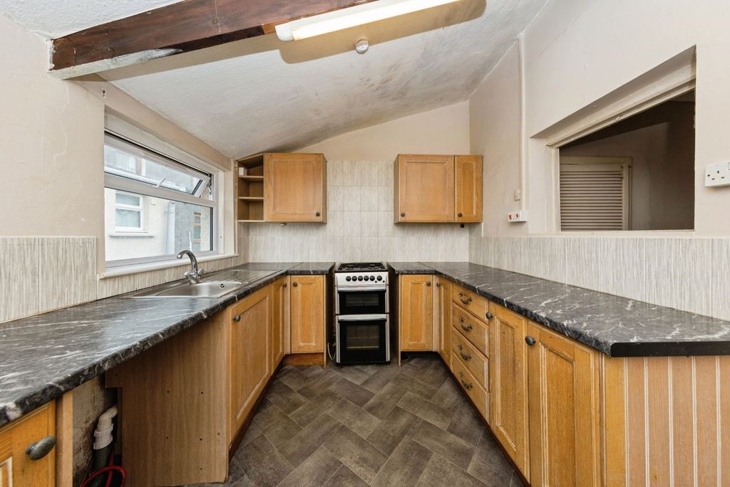 Property photo 3 of 21 Pbox-Img.Jpg