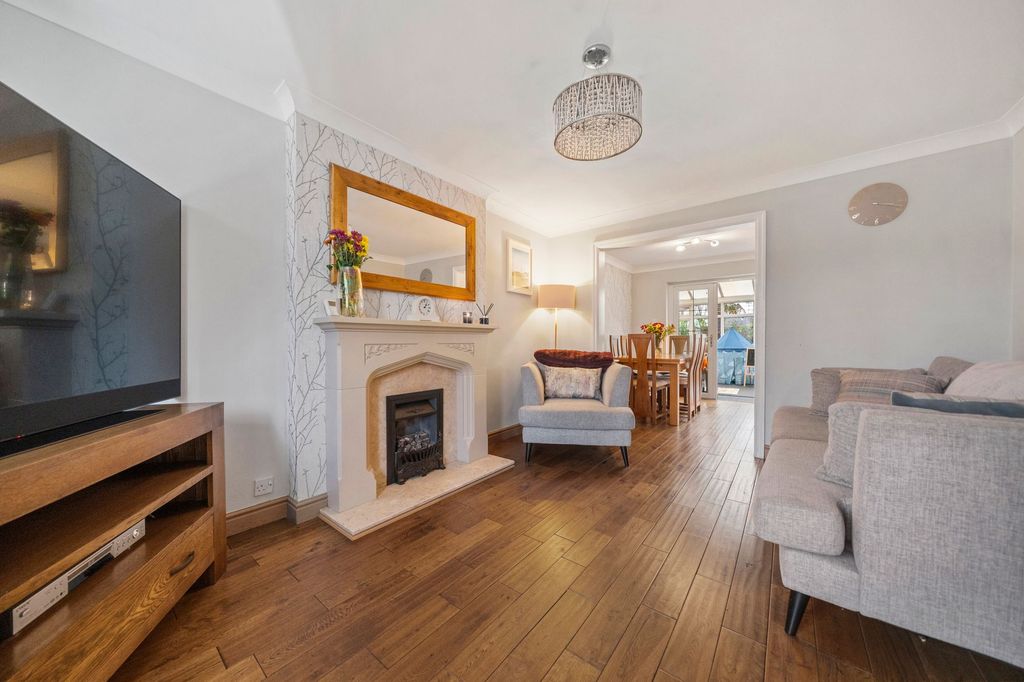 Property photo 3 of 24