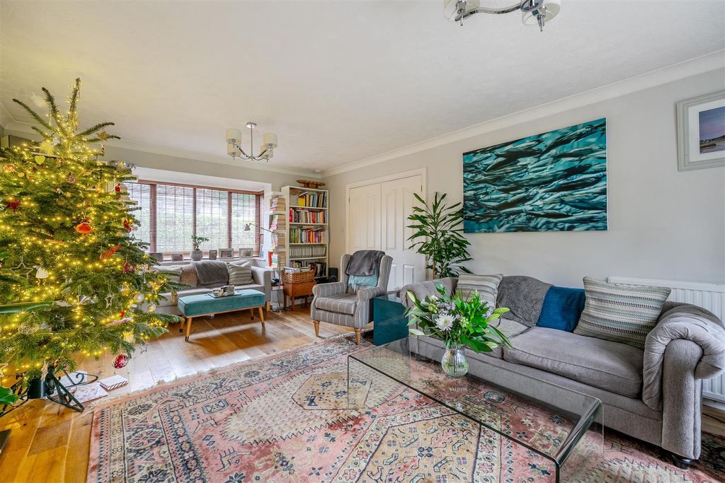 Property photo 2 of 23 1384970-24-6943Dcf439667.Jpg